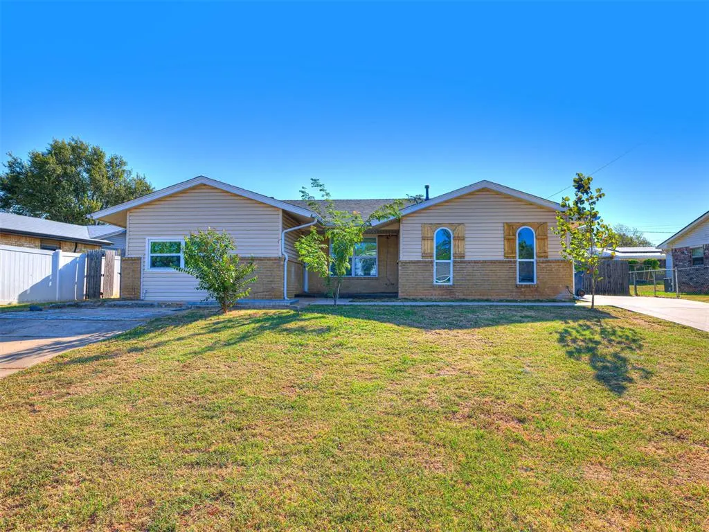 Front exterior — 2103 N Tucker Avenue, Shawnee, OK 74804