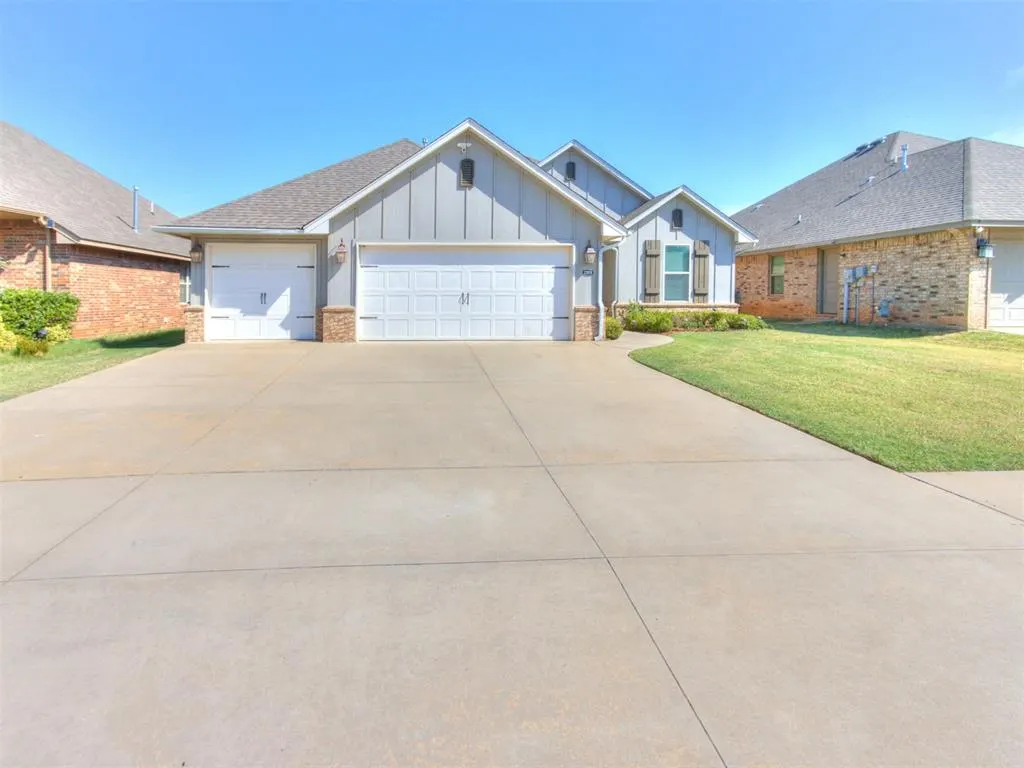 Front exterior — 2309 Bretford Way, Norman, OK 73071