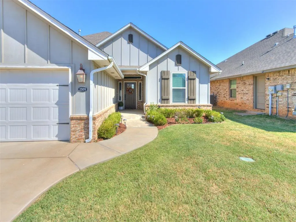 Photo 3 — 2309 Bretford Way, Norman, OK 73071