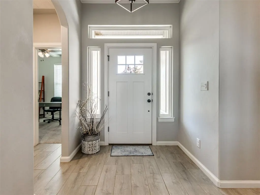 Photo 10 — 2309 Bretford Way, Norman, OK 73071
