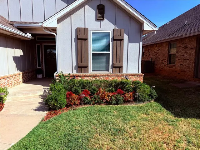 Photo 4 — 2309 Bretford Way, Norman, OK 73071