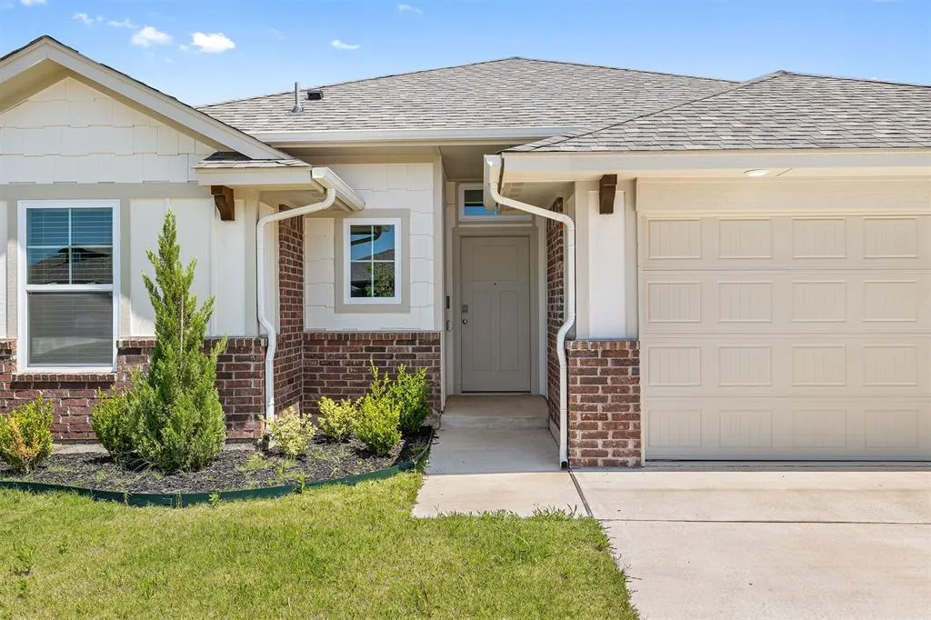 Photo 2 — 1710 Addington Road, Newcastle, OK 73065