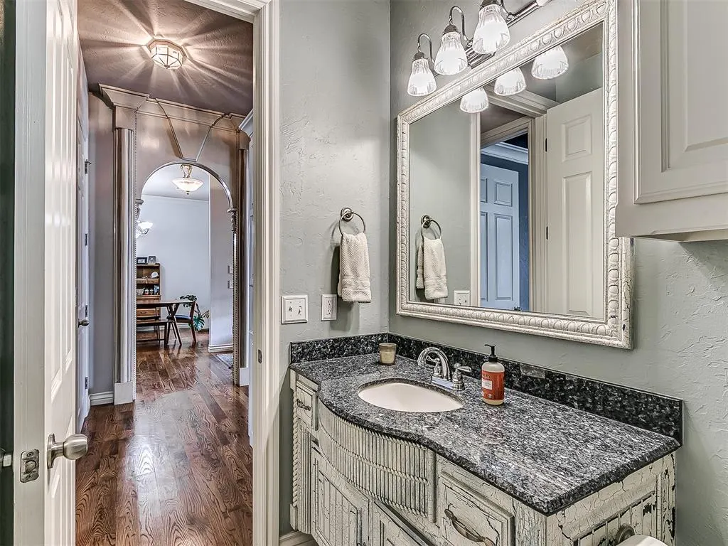 Photo 8 — 2601 Ashebriar Lane, Edmond, OK 73034