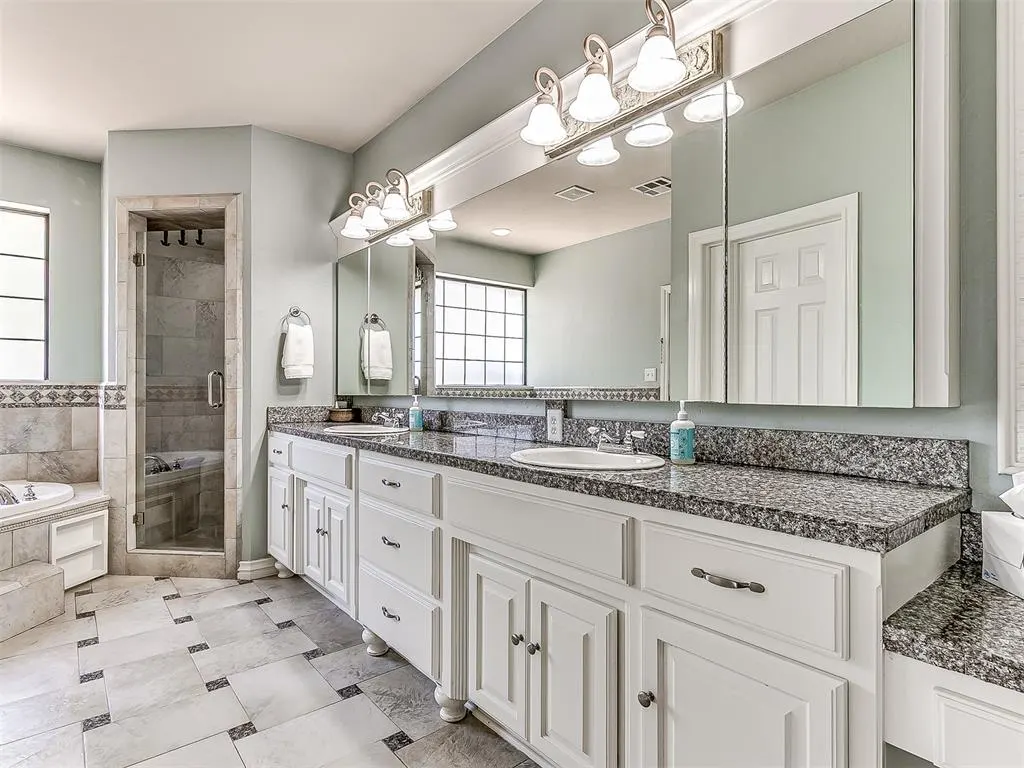 Photo 12 — 2601 Ashebriar Lane, Edmond, OK 73034