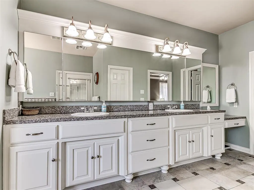 Photo 13 — 2601 Ashebriar Lane, Edmond, OK 73034