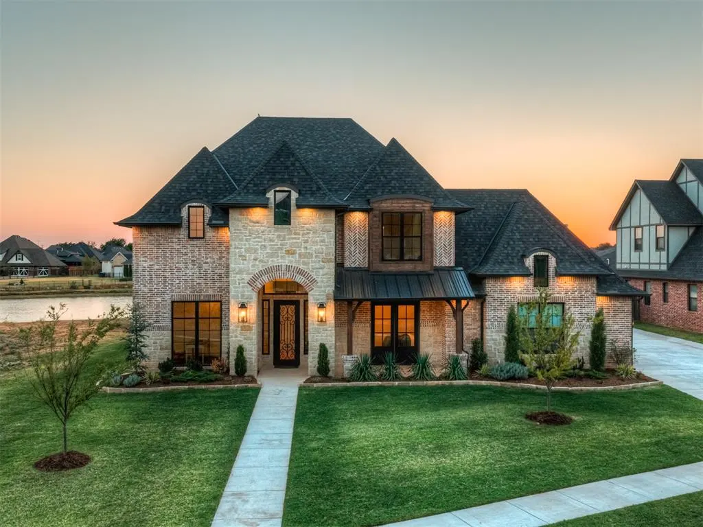 Front exterior — 2517 Ridge Estates Drive, Yukon, OK 73099