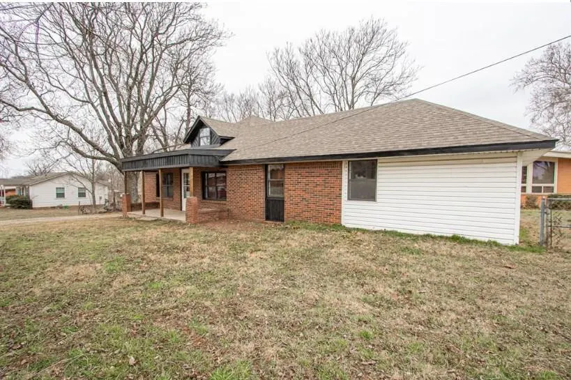 Front exterior — 403 W Truman Place, Purcell, OK 73080