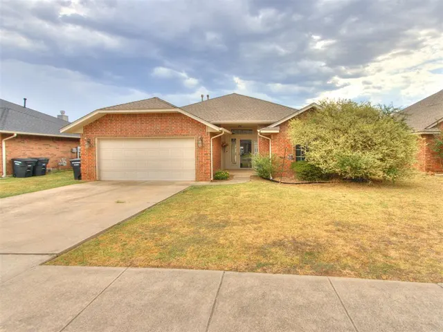 Photo 2 — 4220 Notting Hill Drive, Oklahoma City, OK 73160