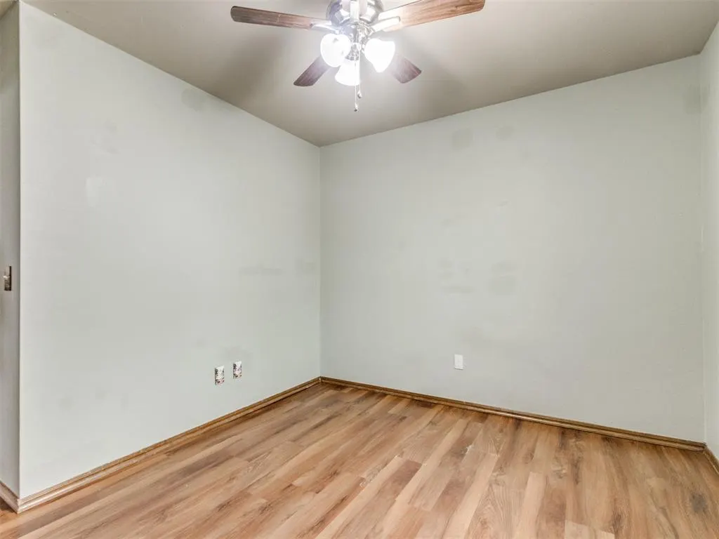 Photo 11 — 4220 Notting Hill Drive, Oklahoma City, OK 73160