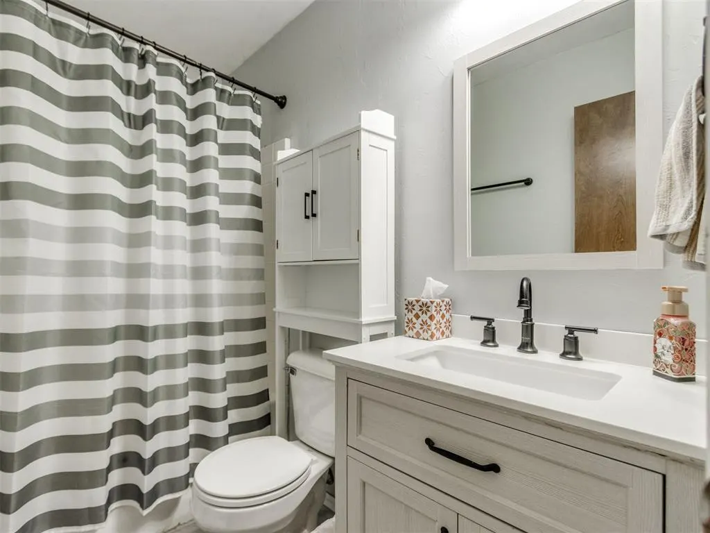 Photo 13 — 4220 Notting Hill Drive, Oklahoma City, OK 73160