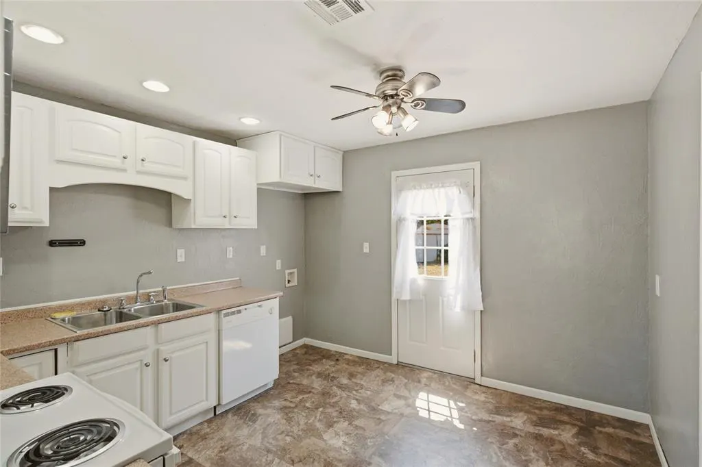 Photo 6 — 548 E Ercoupe Drive, Midwest City, OK 73110
