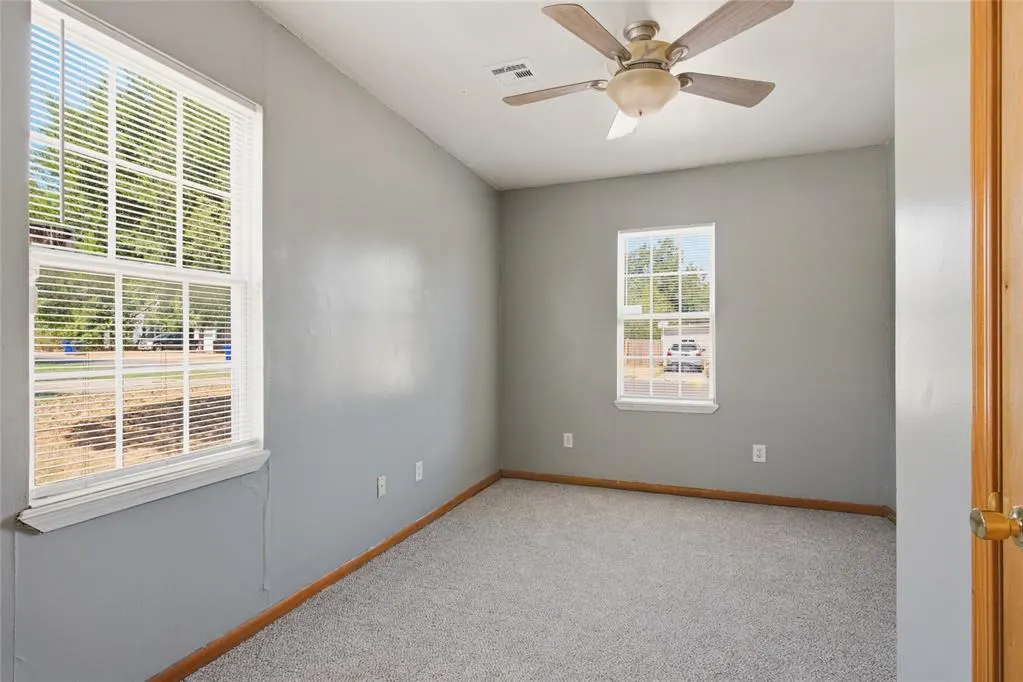 Photo 11 — 548 E Ercoupe Drive, Midwest City, OK 73110