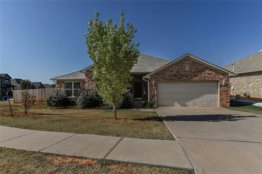 Photo 3 — 605 Carolyn Ridge Road, Norman, OK 73071