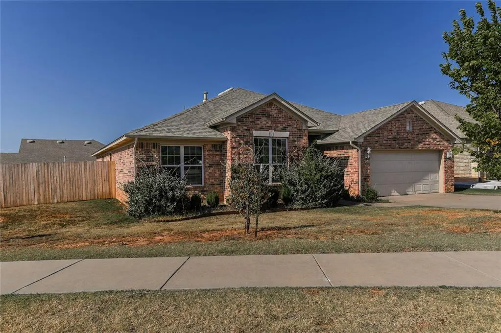Photo 5 — 605 Carolyn Ridge Road, Norman, OK 73071