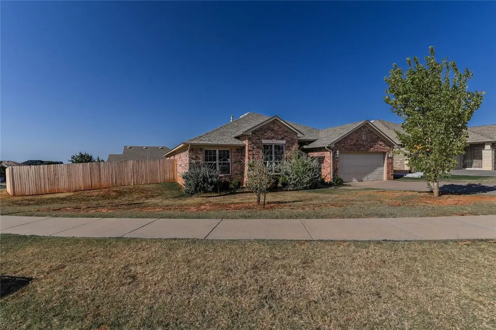 Photo 6 — 605 Carolyn Ridge Road, Norman, OK 73071