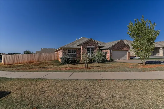 Photo 6 — 605 Carolyn Ridge Road, Norman, OK 73071
