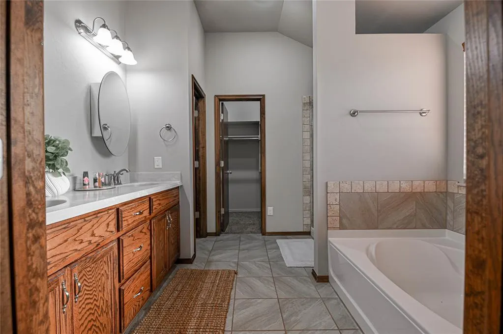 Photo 31 — 605 Carolyn Ridge Road, Norman, OK 73071