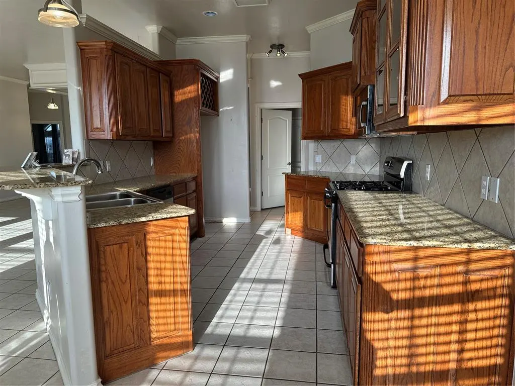Photo 11 — 13801 Robinson Court, Oklahoma City, OK 73170