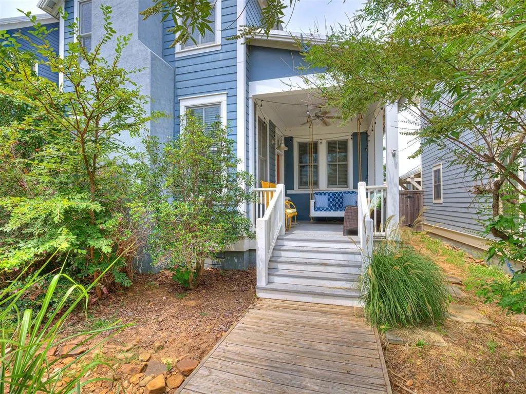 Front exterior — 39 Boardwalk, Carlton Landing, OK 74432