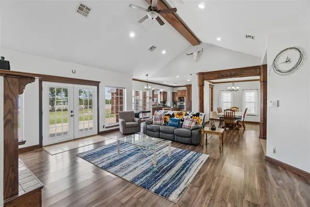 Photo 4 — 407 Dana Lane, McLoud, OK 74851