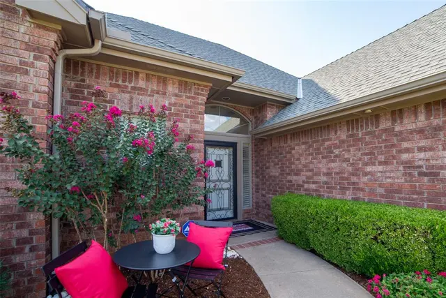 Photo 4 — 1605 Vandivort Place, Edmond, OK 73034