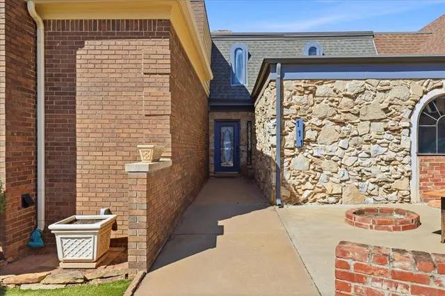 Photo 2 — 111 The Hills Street, Clinton, OK 73601