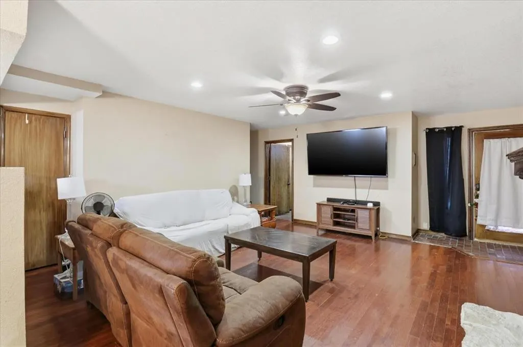 Photo 7 — 111 The Hills Street, Clinton, OK 73601