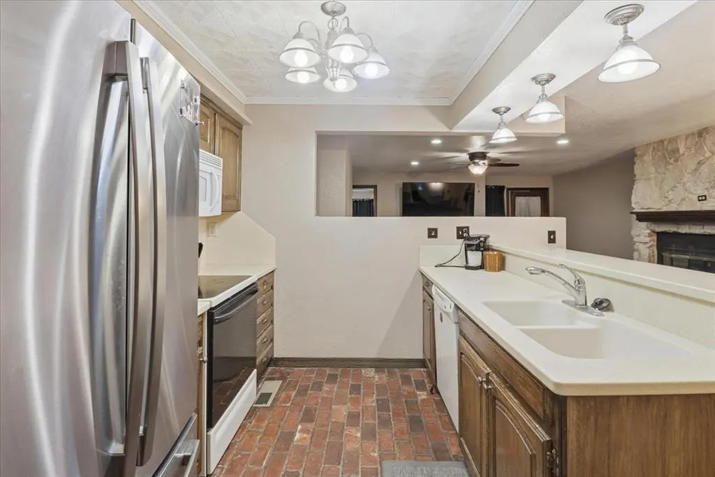 Photo 12 — 111 The Hills Street, Clinton, OK 73601