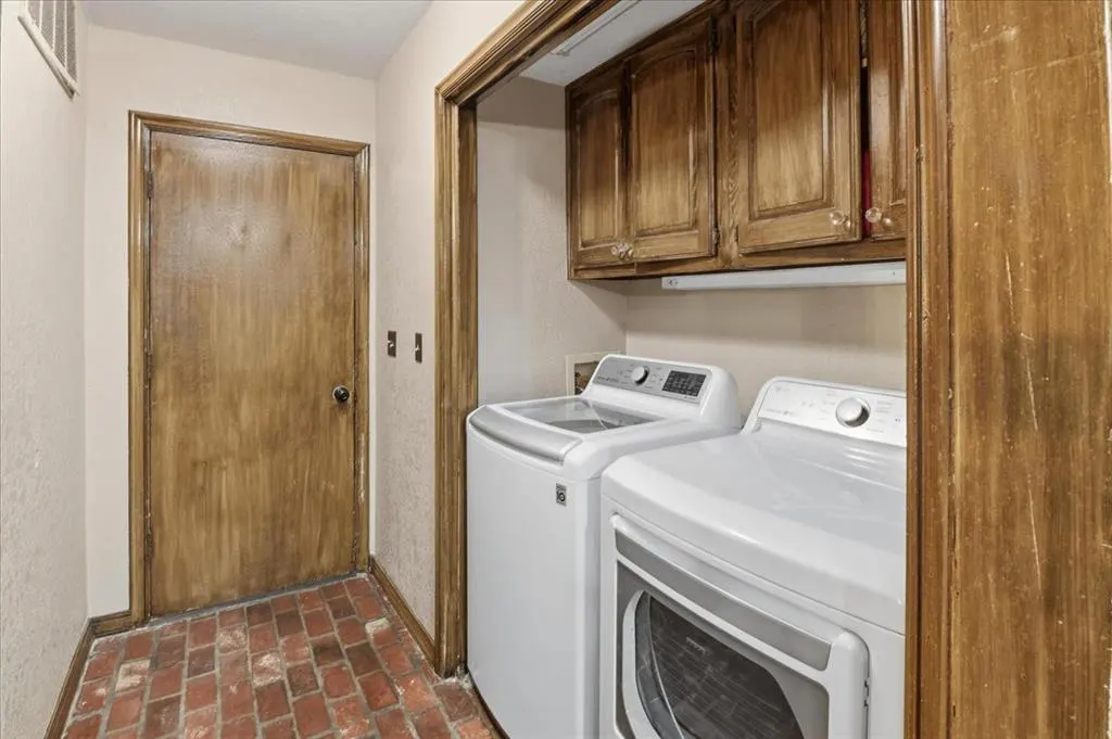 Photo 14 — 111 The Hills Street, Clinton, OK 73601