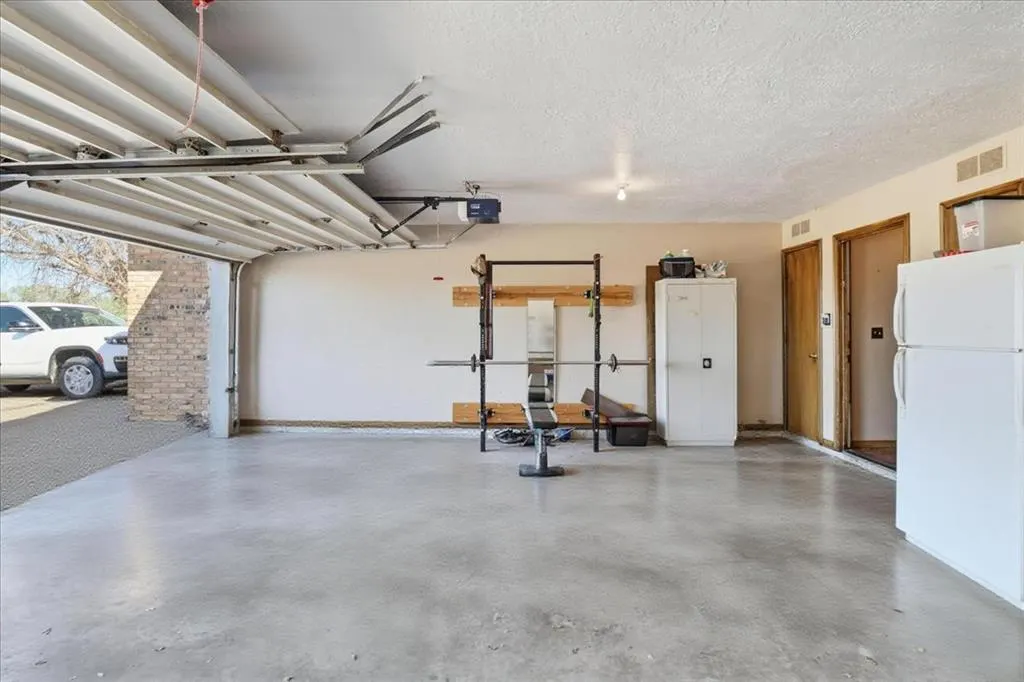 Photo 35 — 111 The Hills Street, Clinton, OK 73601