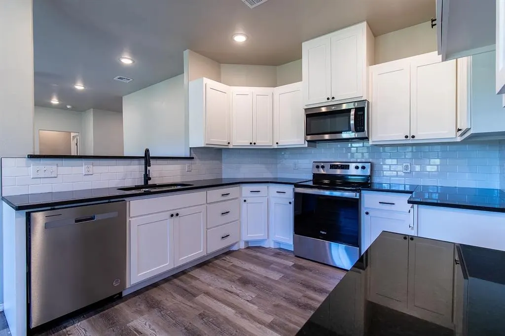 Photo 4 — 8816 N Shartel Avenue, Oklahoma City, OK 73114