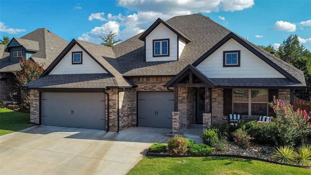 Front exterior — 8124 Poplar Drive, Edmond, OK 73034