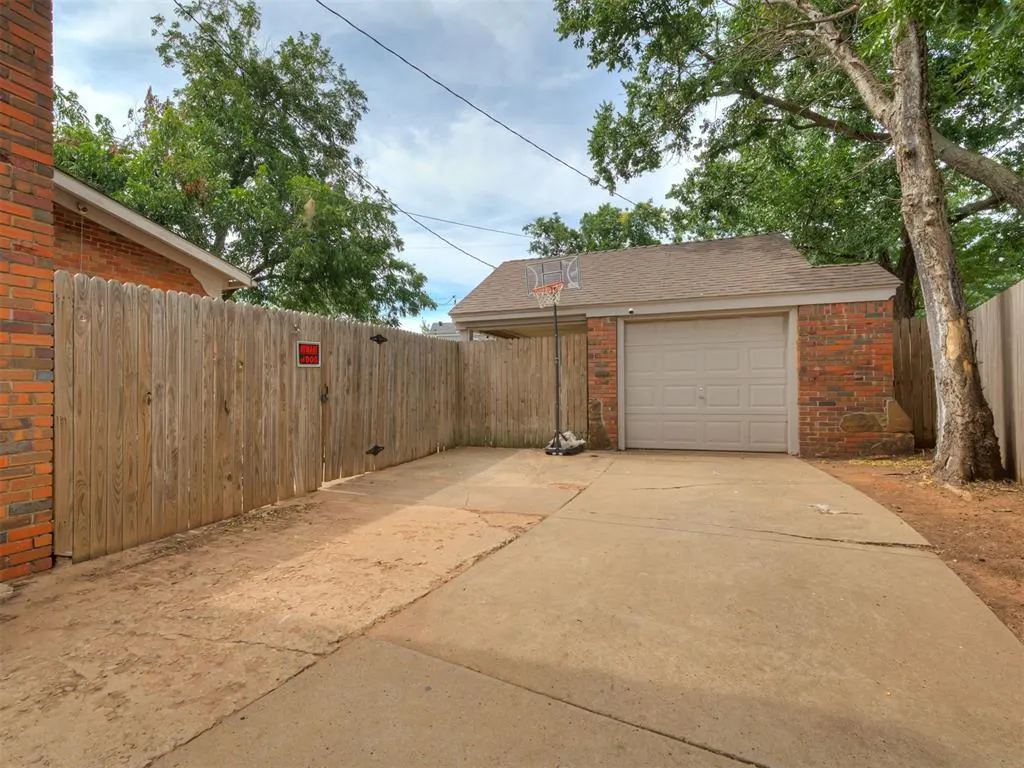 Photo 43 — 2628 NW 28th Street, Oklahoma City, OK 73107