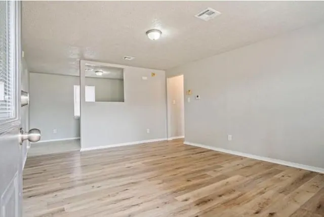 Photo 2 — 1165 SE 19th Street, Oklahoma City, OK 73129