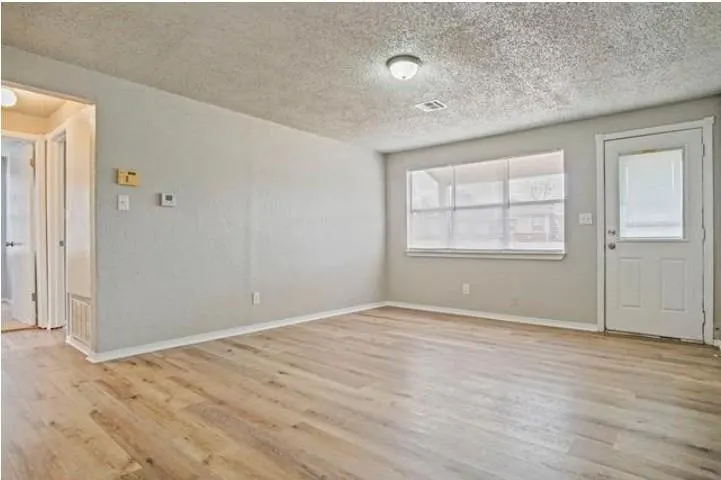 Photo 4 — 1165 SE 19th Street, Oklahoma City, OK 73129