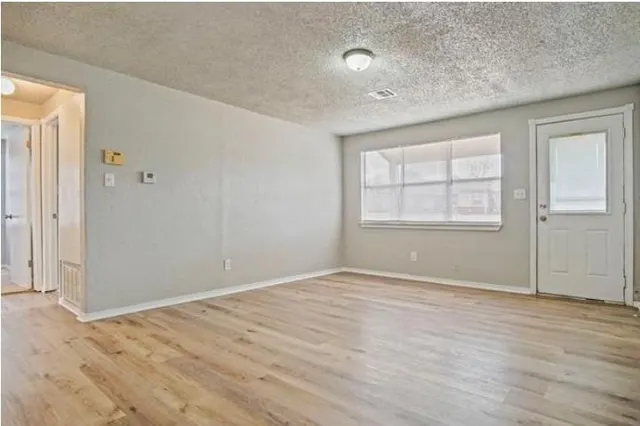 Photo 4 — 1165 SE 19th Street, Oklahoma City, OK 73129