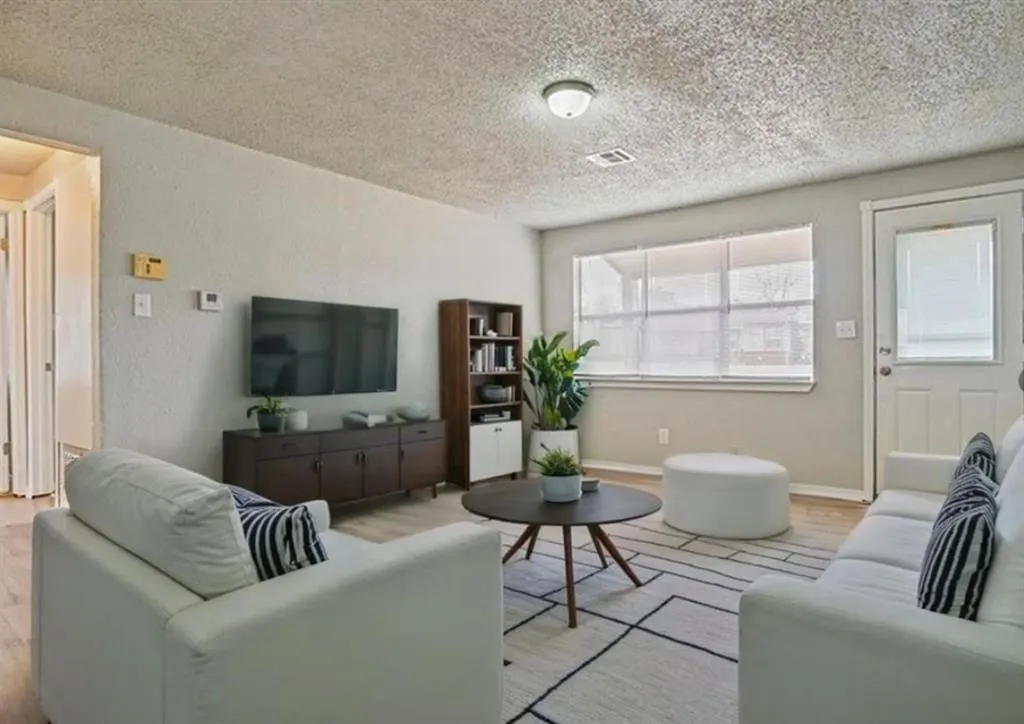 Photo 3 — 1165 SE 19th Street, Oklahoma City, OK 73129