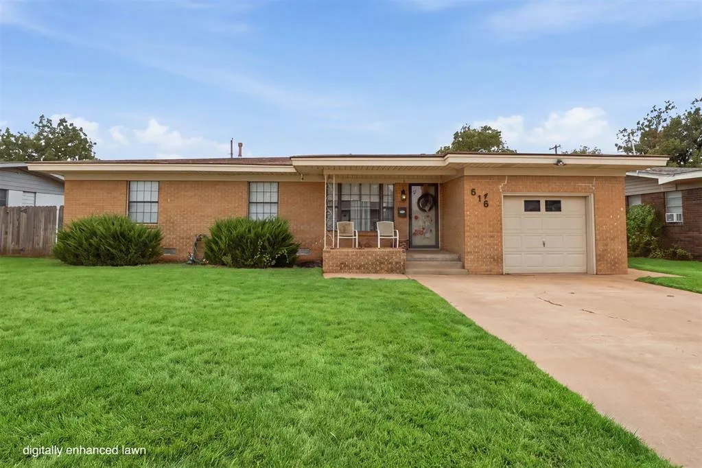 Front exterior — 616 W Martha Street, Altus, OK 73521