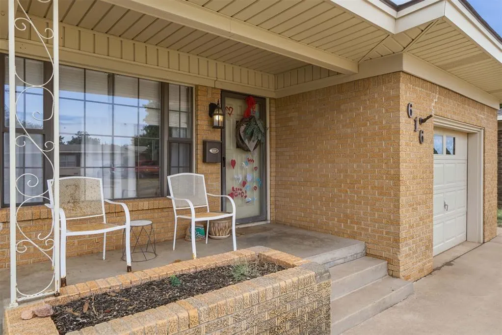 Photo 5 — 616 W Martha Street, Altus, OK 73521
