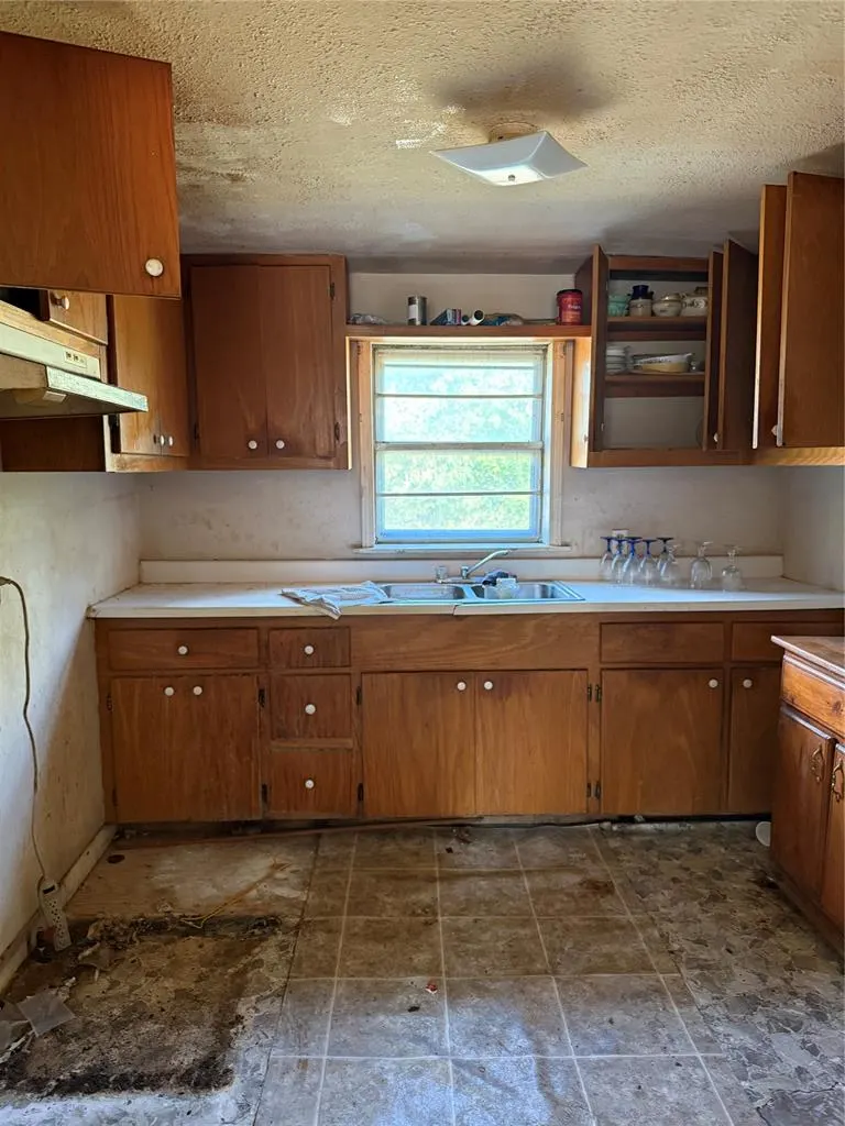 Photo 4 — 2 SW Howard Avenue, Idabel, OK 74745