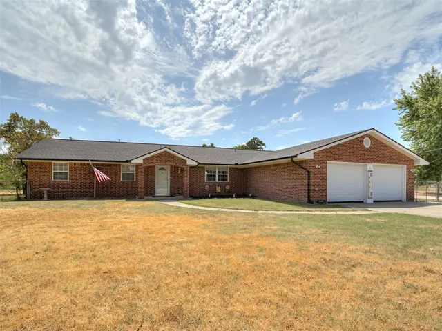 Photo 2 — 12320 Eastwood Drive, Choctaw, OK 73020