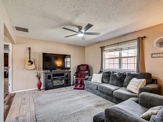 Photo 5 — 12320 Eastwood Drive, Choctaw, OK 73020