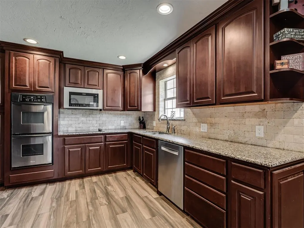 Photo 10 — 12320 Eastwood Drive, Choctaw, OK 73020