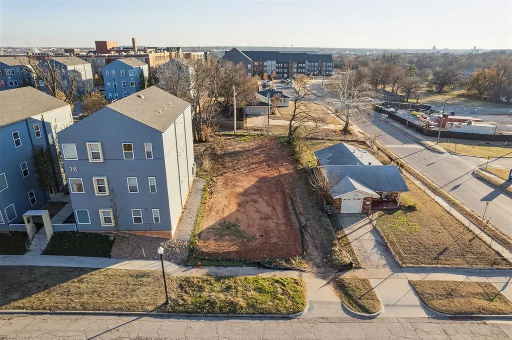 Photo 4 — 1004 NE 7th Street, Oklahoma City, OK 73117