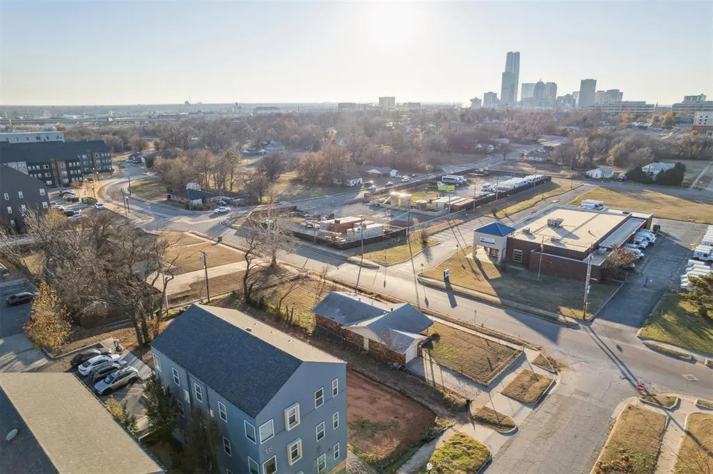Photo 5 — 1004 NE 7th Street, Oklahoma City, OK 73117