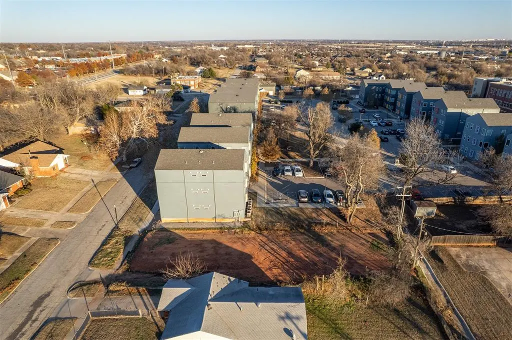 Photo 13 — 1004 NE 7th Street, Oklahoma City, OK 73117