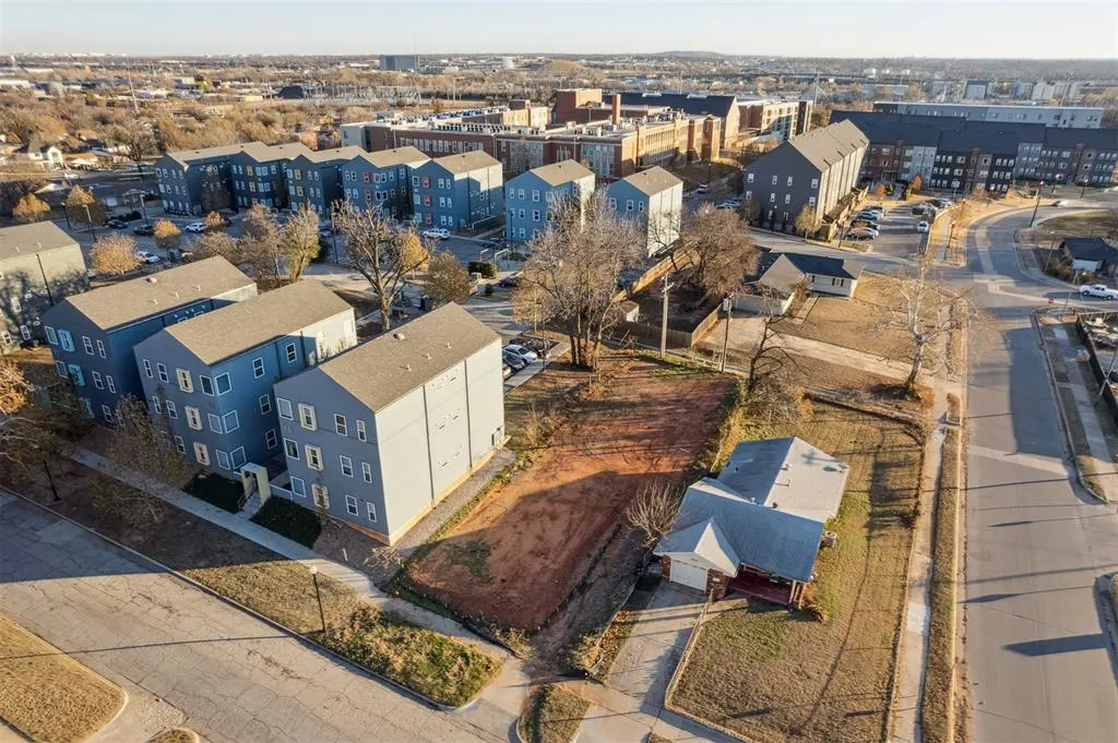 Photo 14 — 1004 NE 7th Street, Oklahoma City, OK 73117