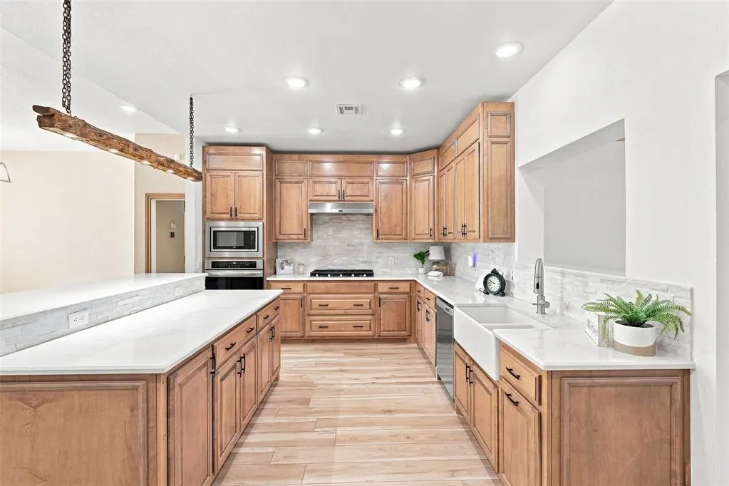 Photo 2 — 2020 Kyle Drive, Guthrie, OK 73044
