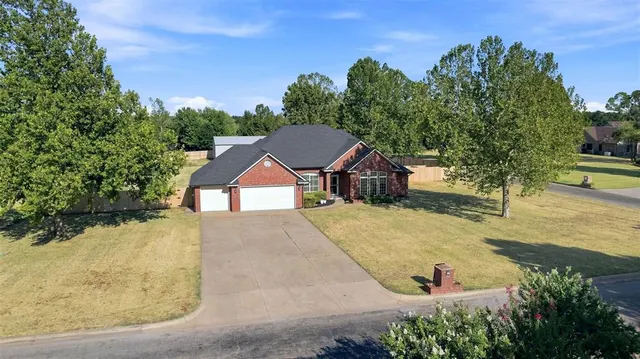 Photo 6 — 2020 Kyle Drive, Guthrie, OK 73044
