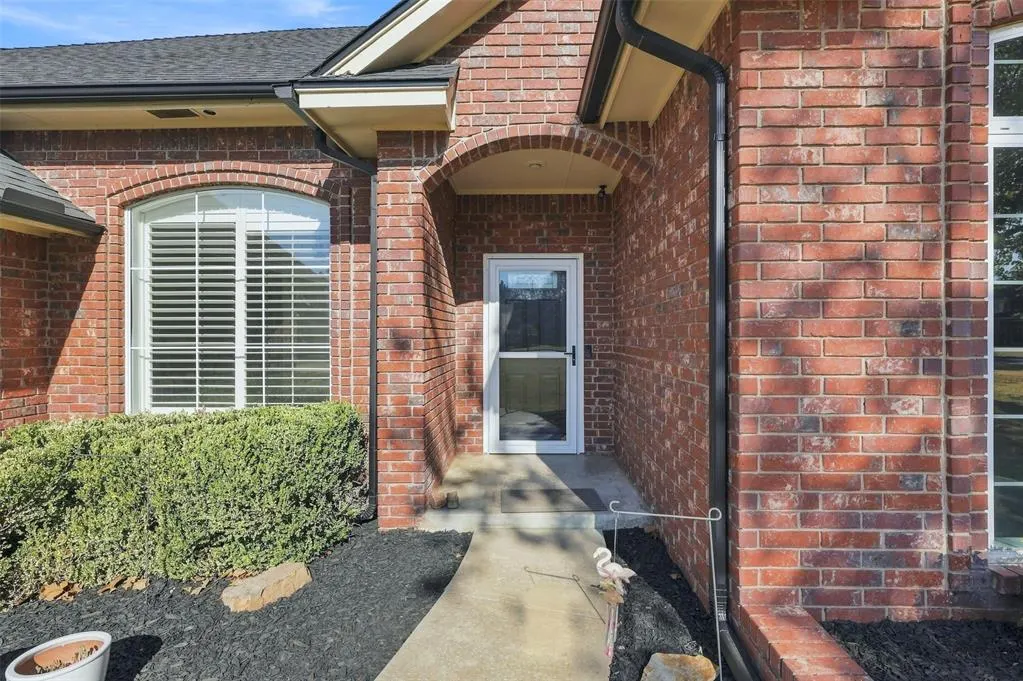 Photo 9 — 2020 Kyle Drive, Guthrie, OK 73044